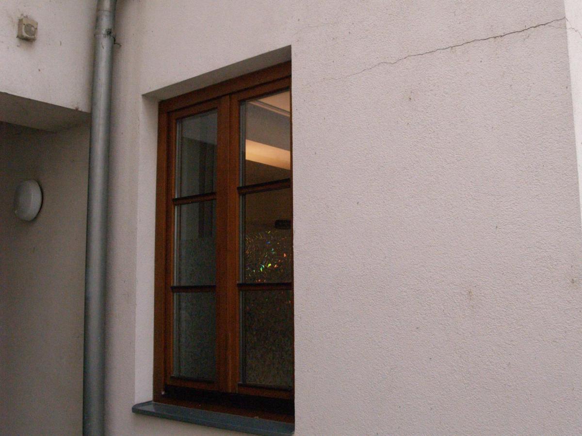 Lg Tiny Apartment Korneuburg Exterior photo